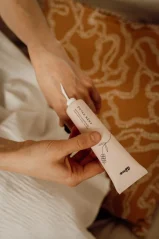 Alma Dotek něhy – Zjemňující levandulový hydratační krém na ruce, 65ml