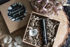 Alma Přírodní vysokovibrační olejový parfém "Magická", 10ml
