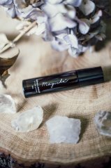 Alma Přírodní vysokovibrační olejový parfém "Magická", 10ml