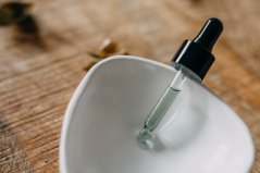 Alma Bolavý zoubek - olej pro úlevu při růstu zoubků, 15ml